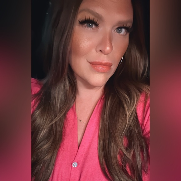 Meet your Posher, Krista - Picture 1 of 1